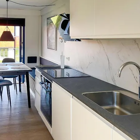 아파트 Cozy In With Sauna 구드옘